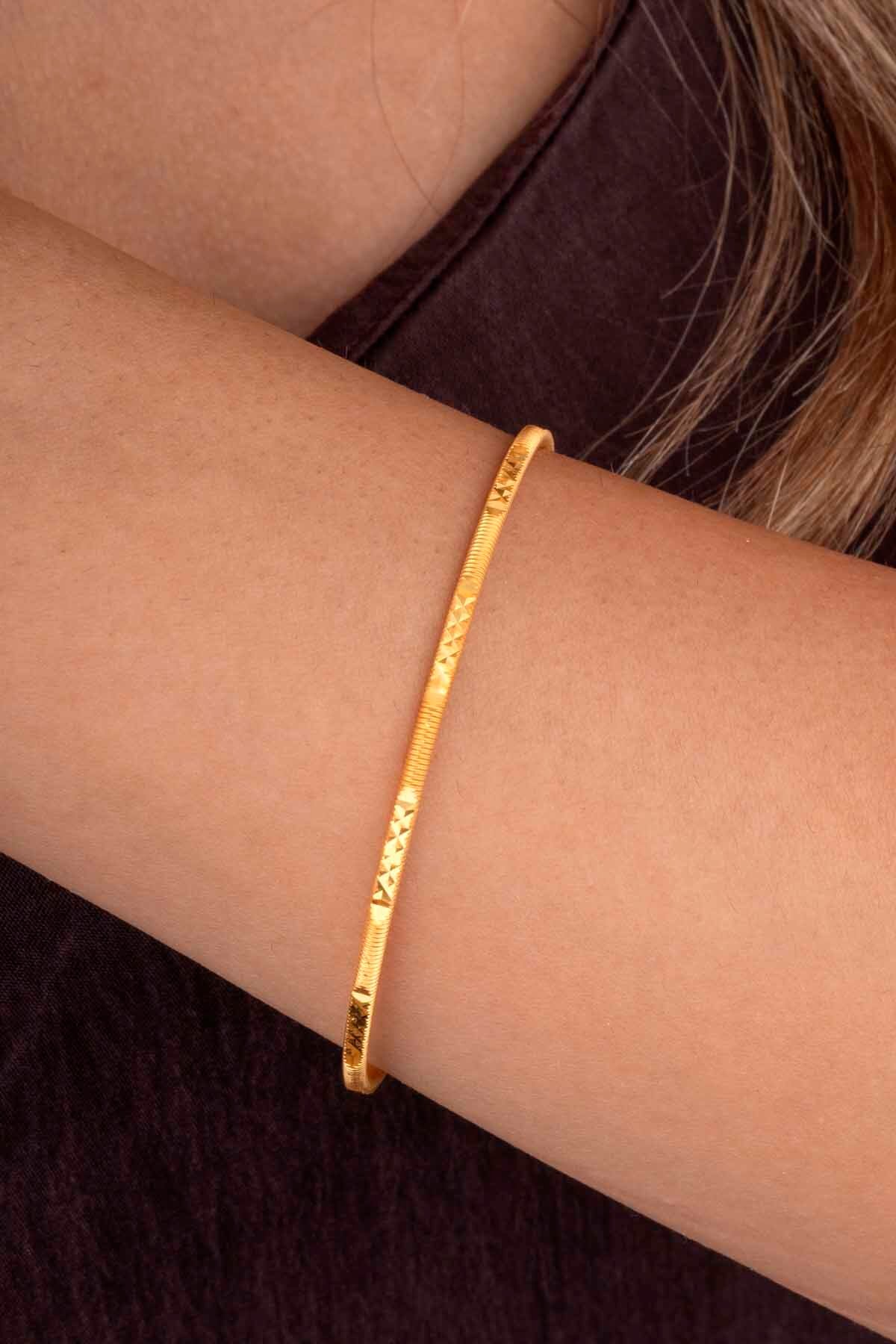 Altın Kaplama Motifli 925 Ayar Gümüş Kadın Ajda Bilezik