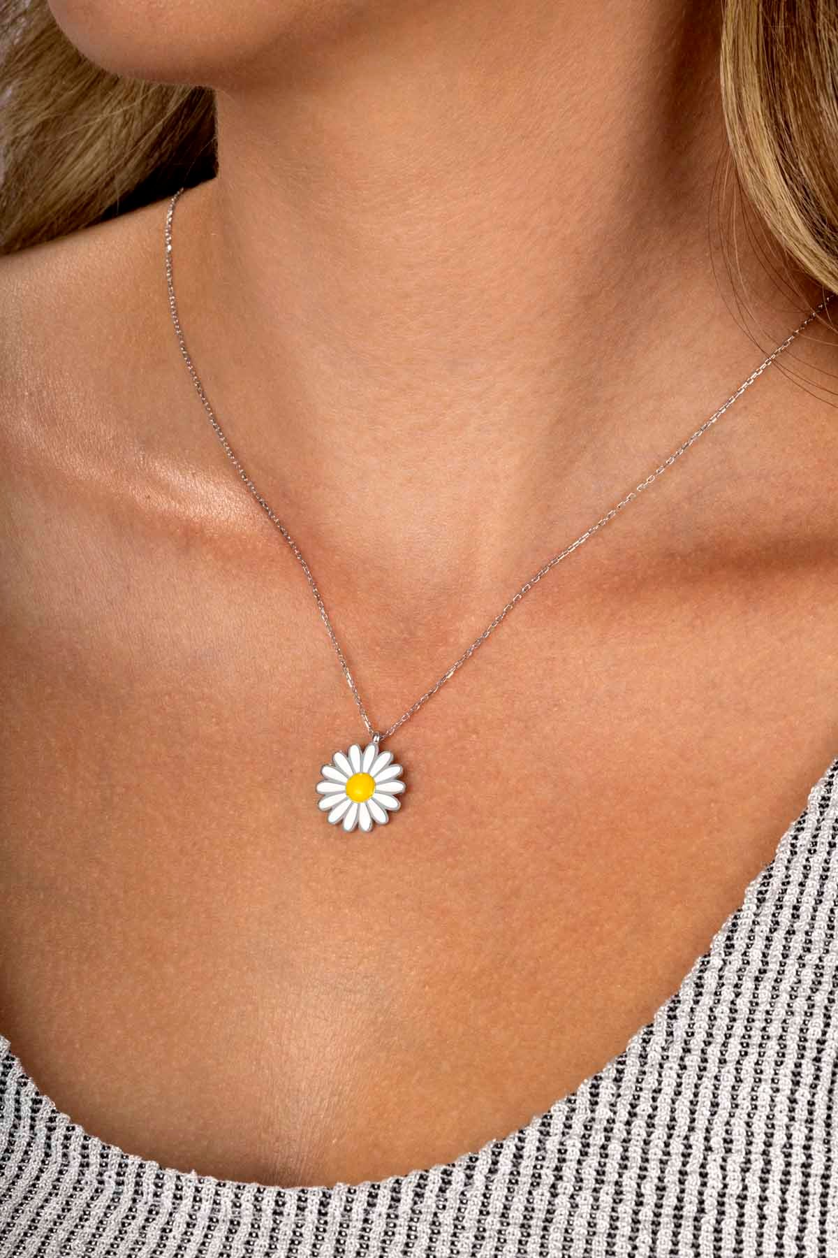 Beyaz Altın Kaplama 925 Ayar Gümüş Papatya Kadın Kolye - Görsel 2