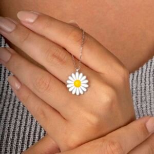 Beyaz Altın Kaplama 925 Ayar Gümüş Papatya Kadın Kolye