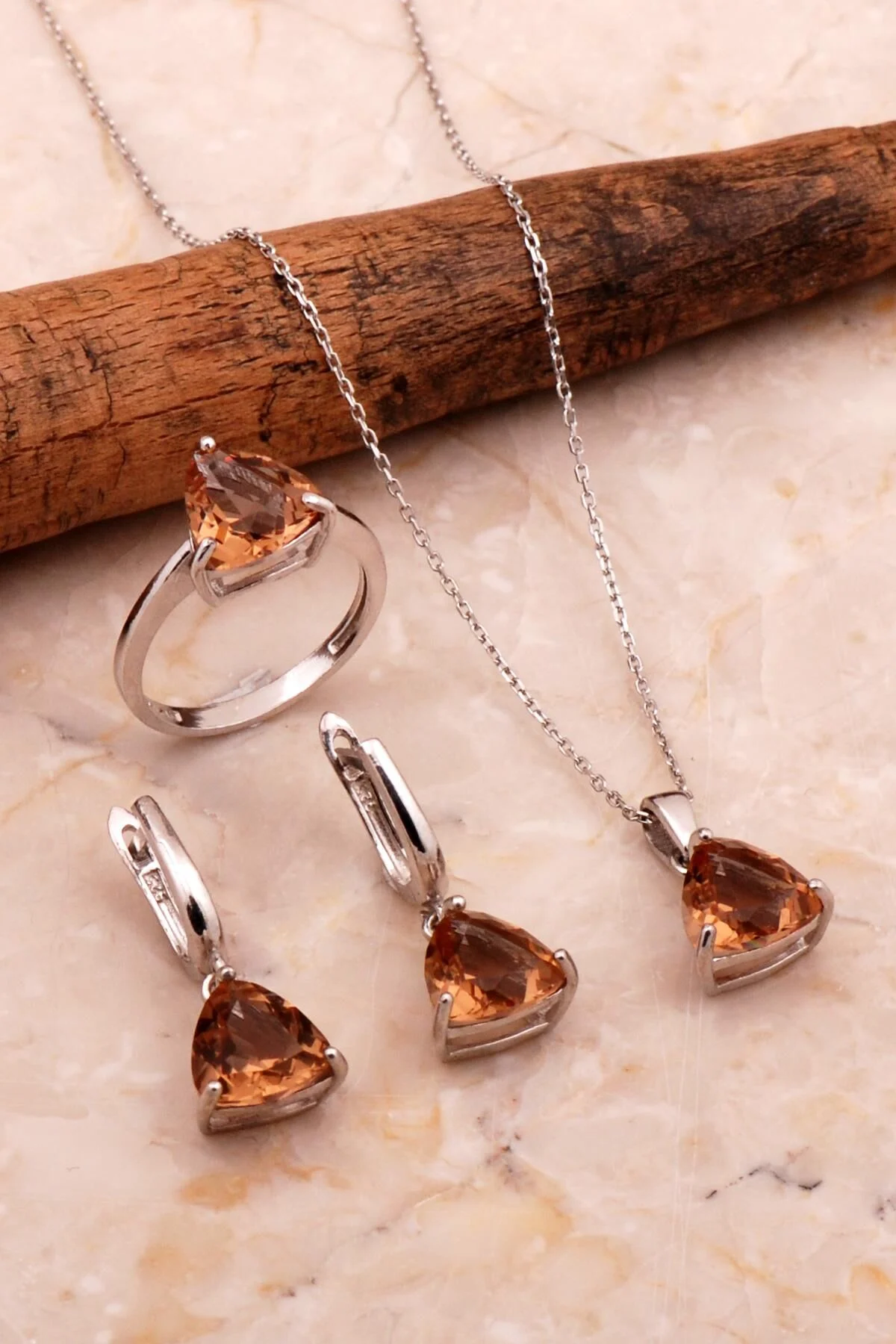 Renk Değiştiren Zultanit Taşlı Rodyumlu Gümüş Mini Set